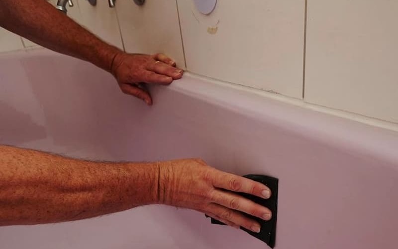 how to prepare fiberglass bathtub before painting